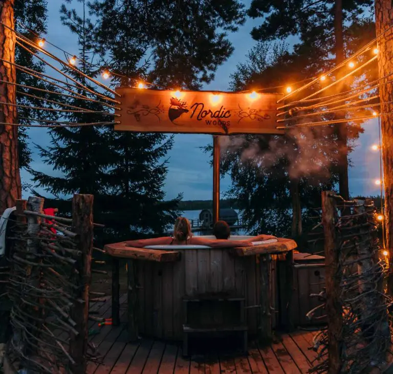 Hottub nordic woods glamping